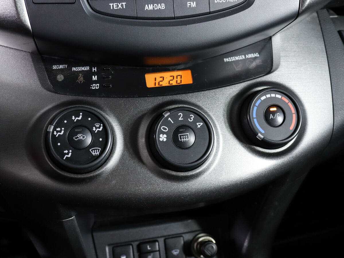 Toyota RAV4 с пробегом — 2010 год. Фото: #11