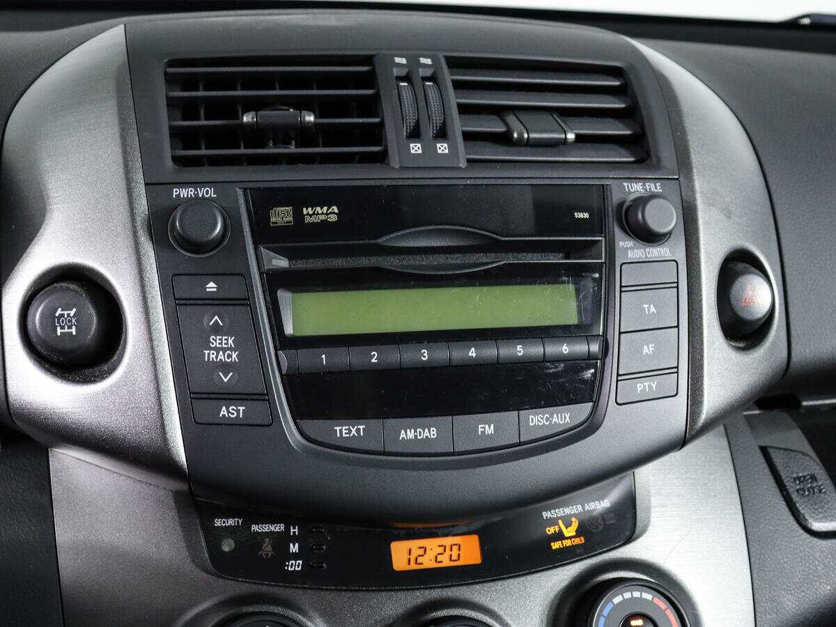 Toyota RAV4 с пробегом — 2010 год. Фото: #12