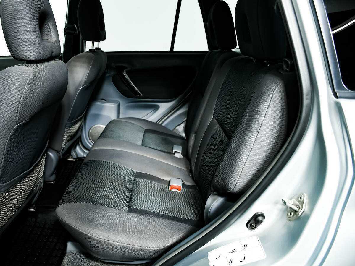 Toyota RAV4 с пробегом — 2002 год. Фото: #11