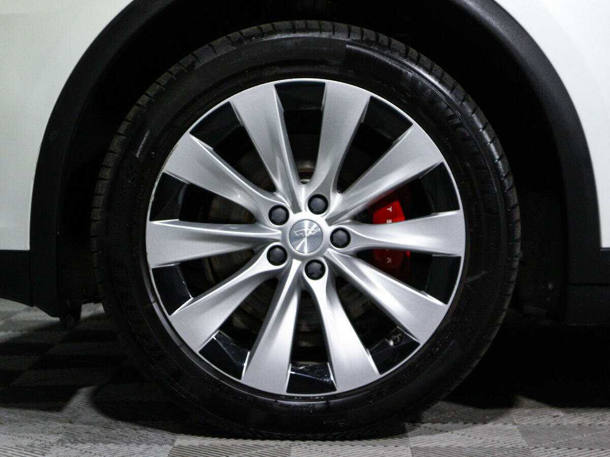 Tesla Model X с пробегом — 2019 год. Фото: #13