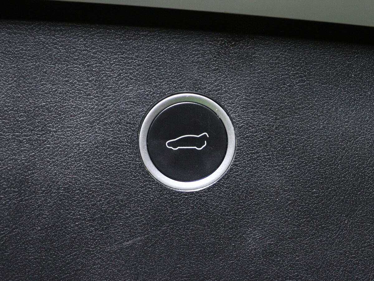 Tesla Model X с пробегом — 2019 год. Фото: #17