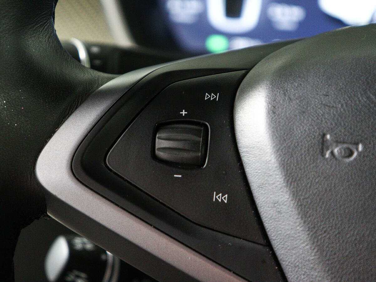 Tesla Model X с пробегом — 2019 год. Фото: #18