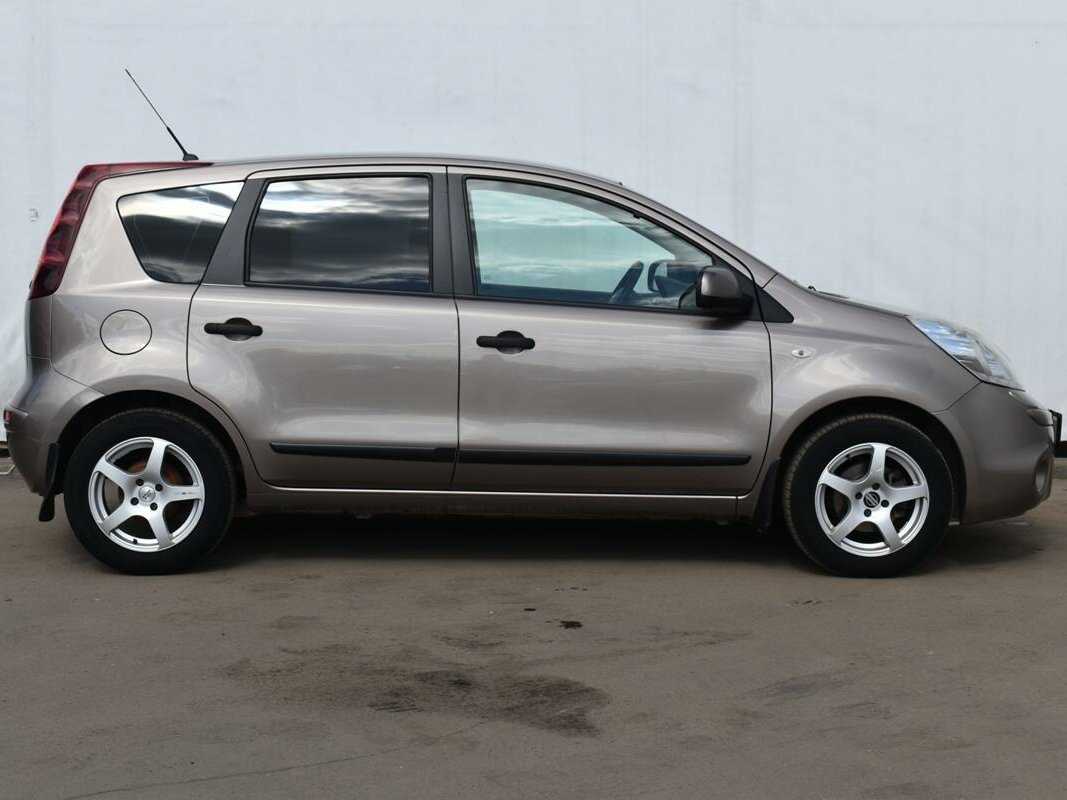 Nissan Note с пробегом — 2011 год. Фото: #3