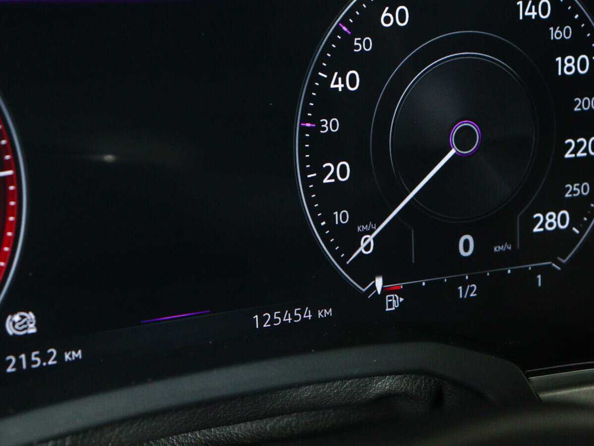 Volkswagen Touareg с пробегом — 2020 год. Фото: #8