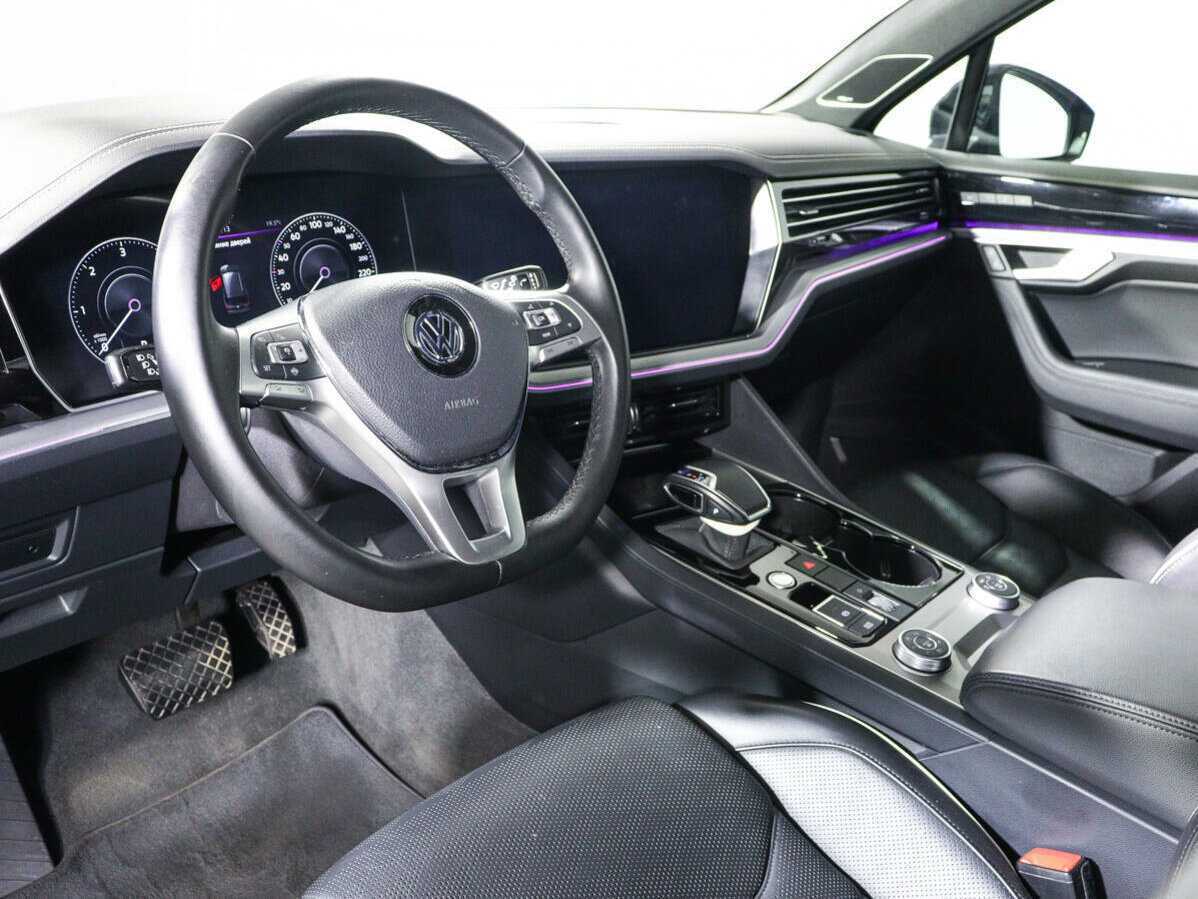 Volkswagen Touareg с пробегом — 2020 год. Фото: #11