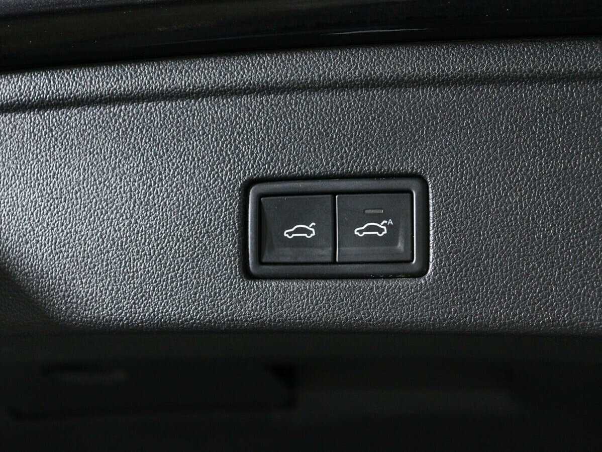 Volkswagen Touareg с пробегом — 2020 год. Фото: #15