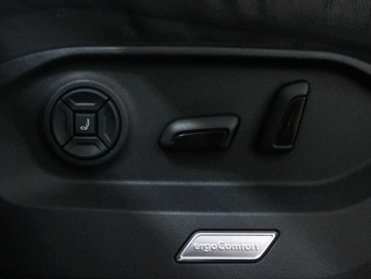 Volkswagen Touareg с пробегом — 2020 год. Фото: #16