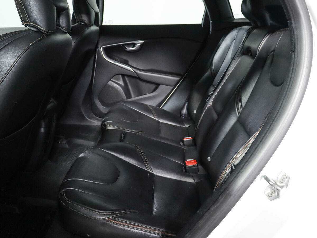 Volvo V40 Cross Country с пробегом — 2016 год. Фото: #7