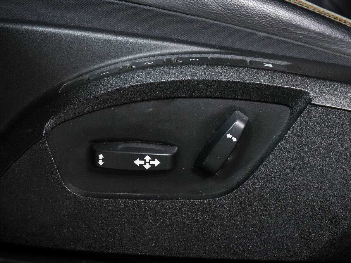 Volvo V40 Cross Country с пробегом — 2016 год. Фото: #12