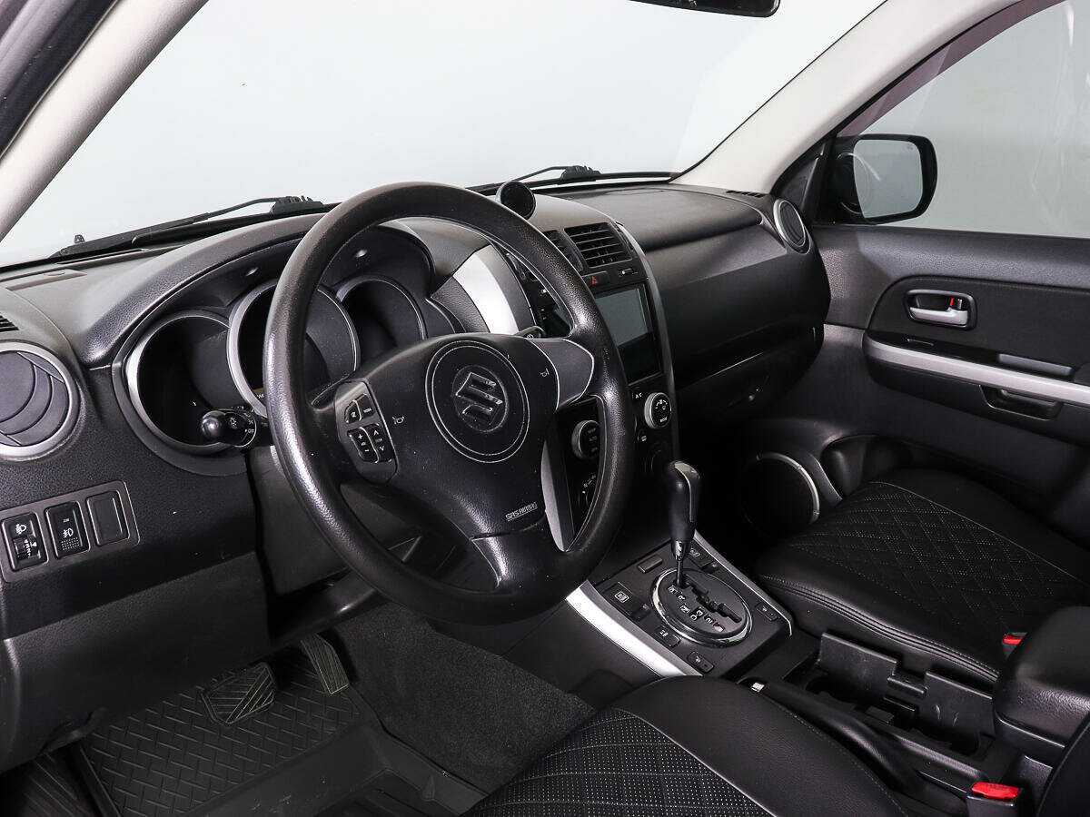 Suzuki Grand Vitara с пробегом — 2010 год. Фото: #11