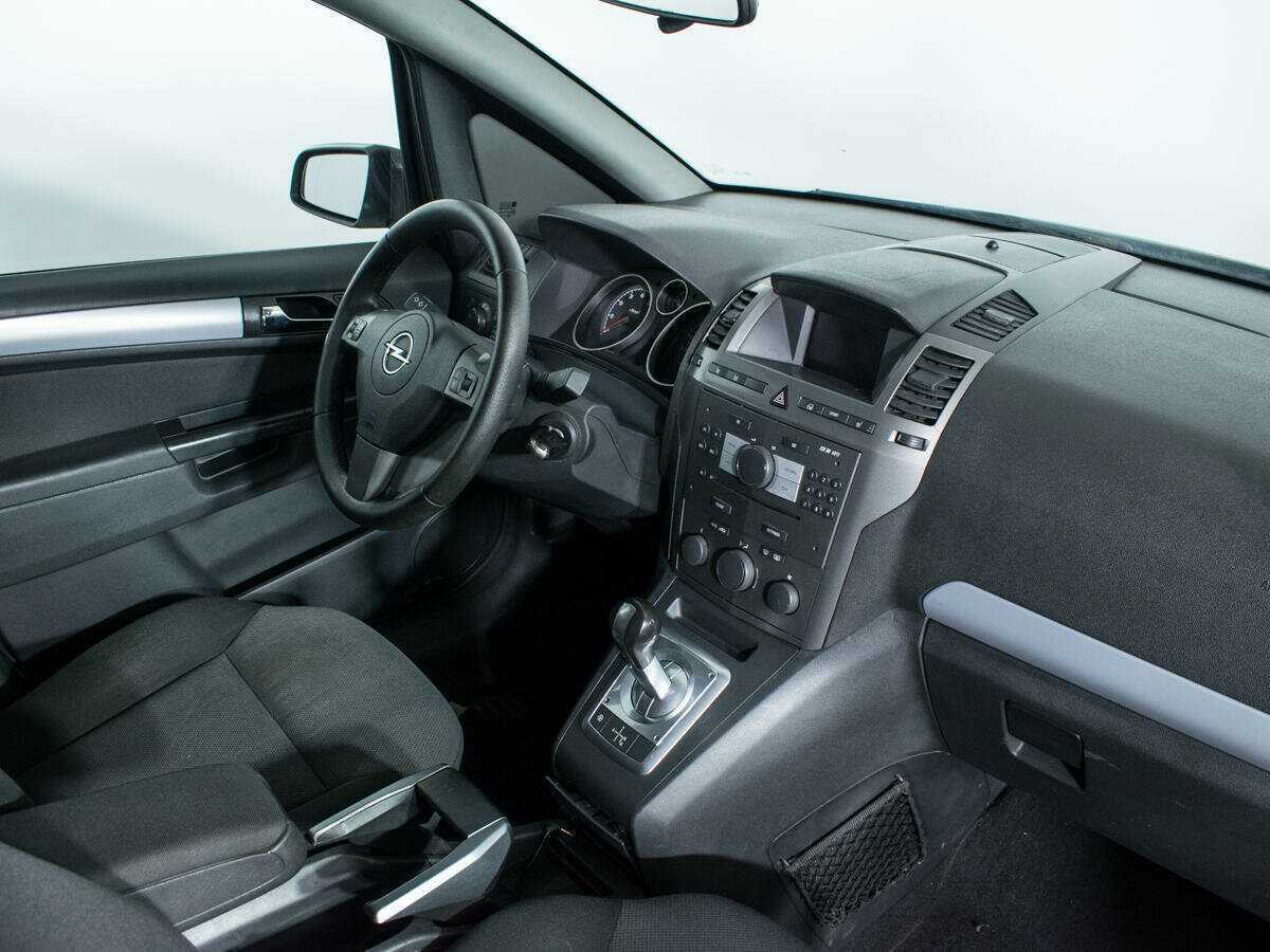 Opel Zafira с пробегом — 2007 год. Фото: #8