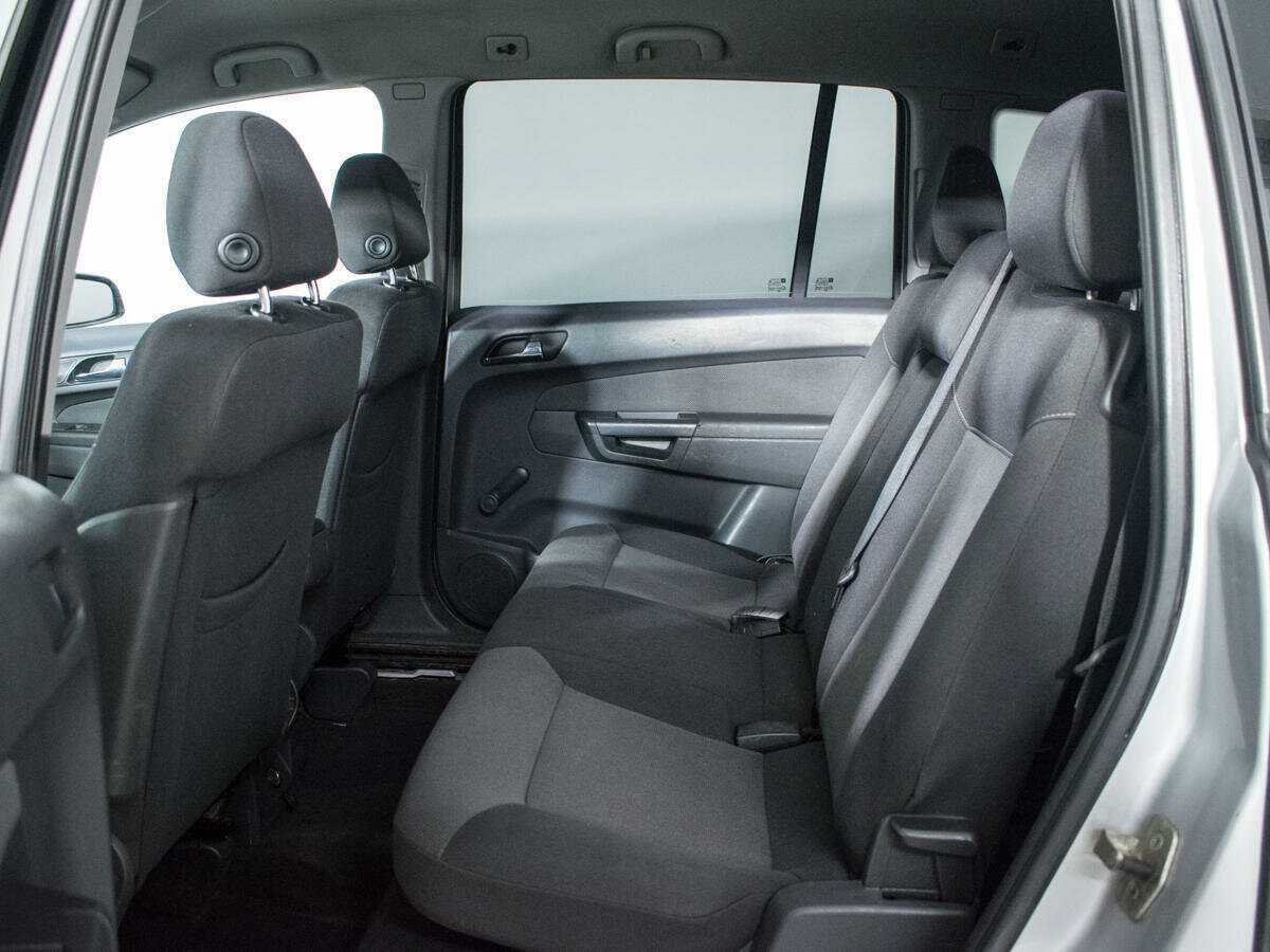 Opel Zafira с пробегом — 2007 год. Фото: #9