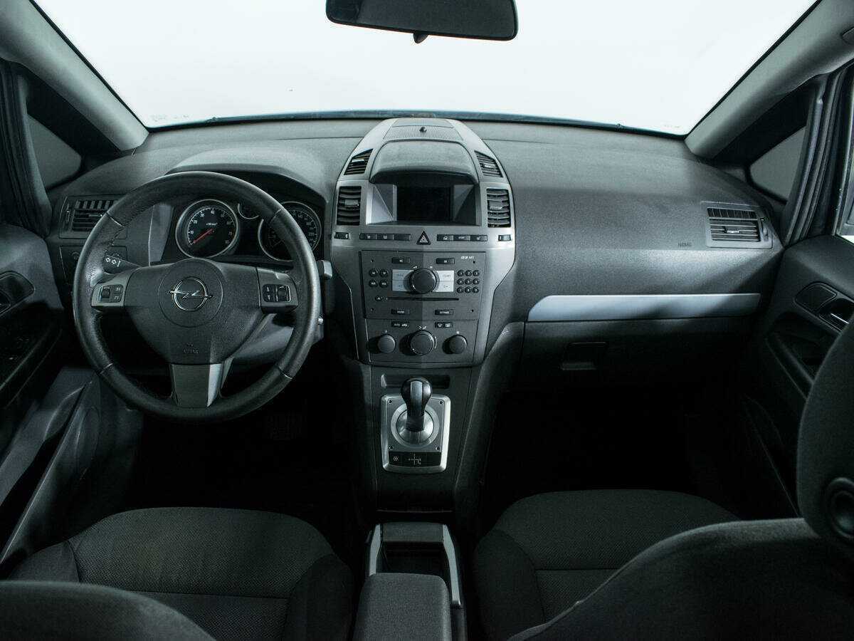 Opel Zafira с пробегом — 2007 год. Фото: #11