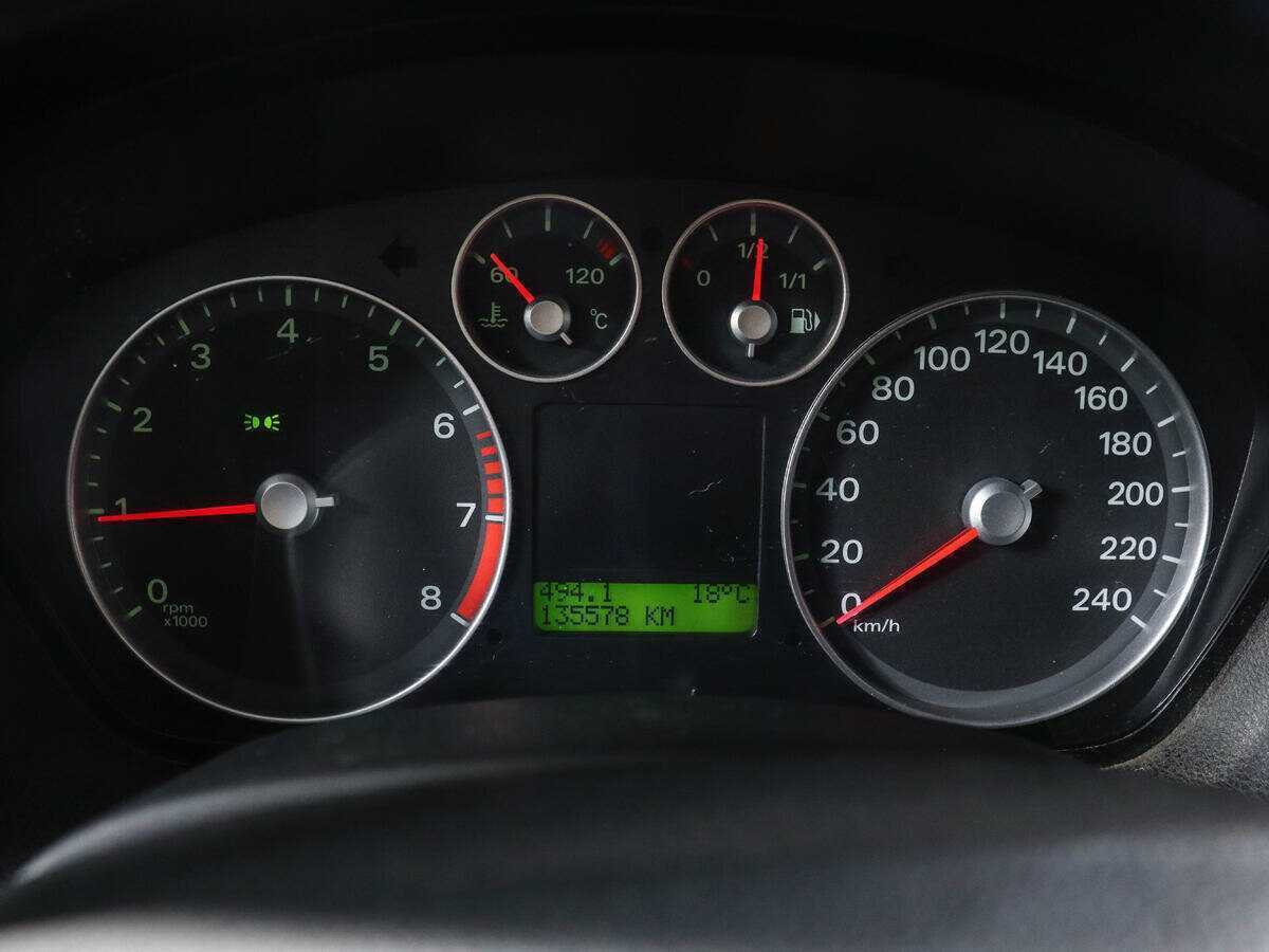 Ford Focus с пробегом — 2006 год. Фото: #8