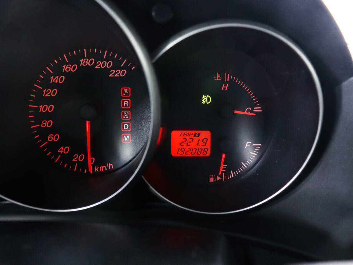 Mazda 3 с пробегом — 2006 год. Фото: #8