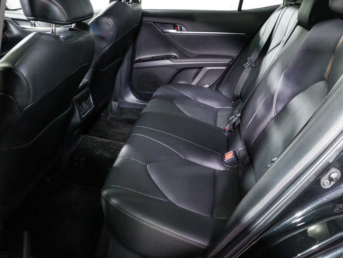 Toyota Camry с пробегом — 2023 год. Фото: #7