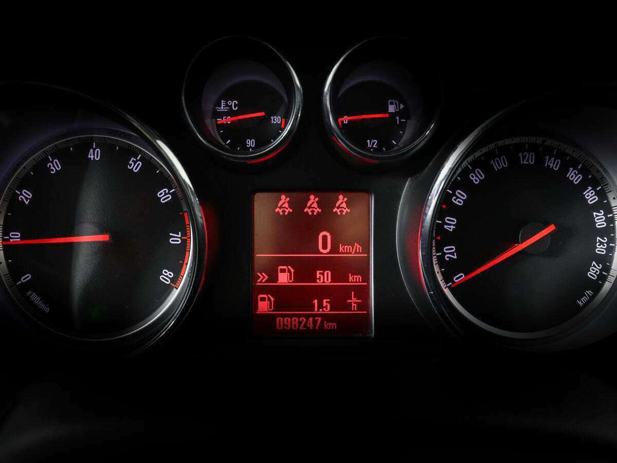 Opel Mokka с пробегом — 2014 год. Фото: #9