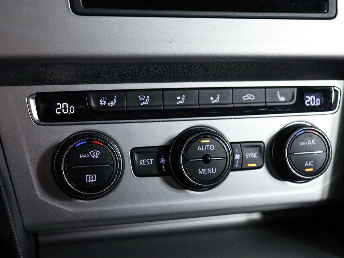 Volkswagen Passat с пробегом — 2016 год. Фото: #16