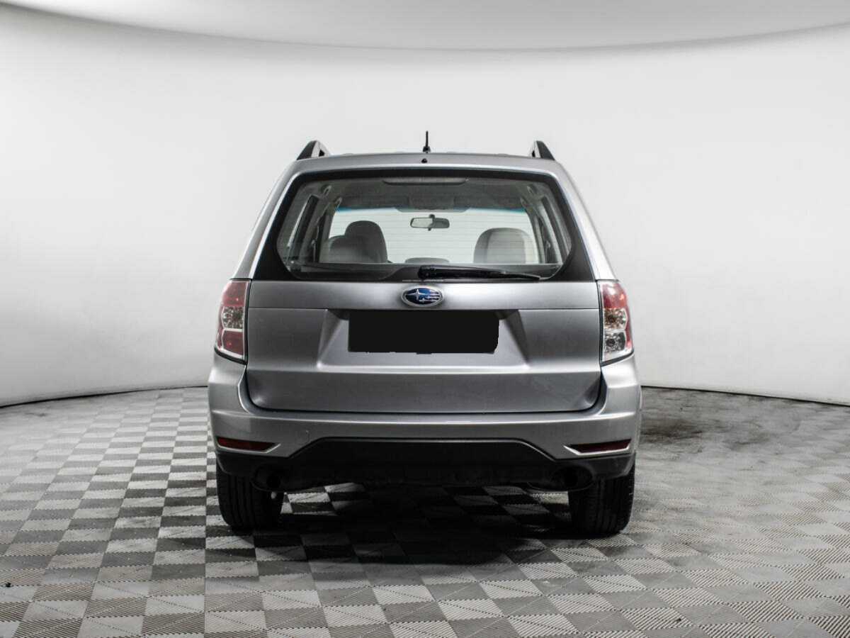 Subaru Forester с пробегом — 2010 год. Фото: #5