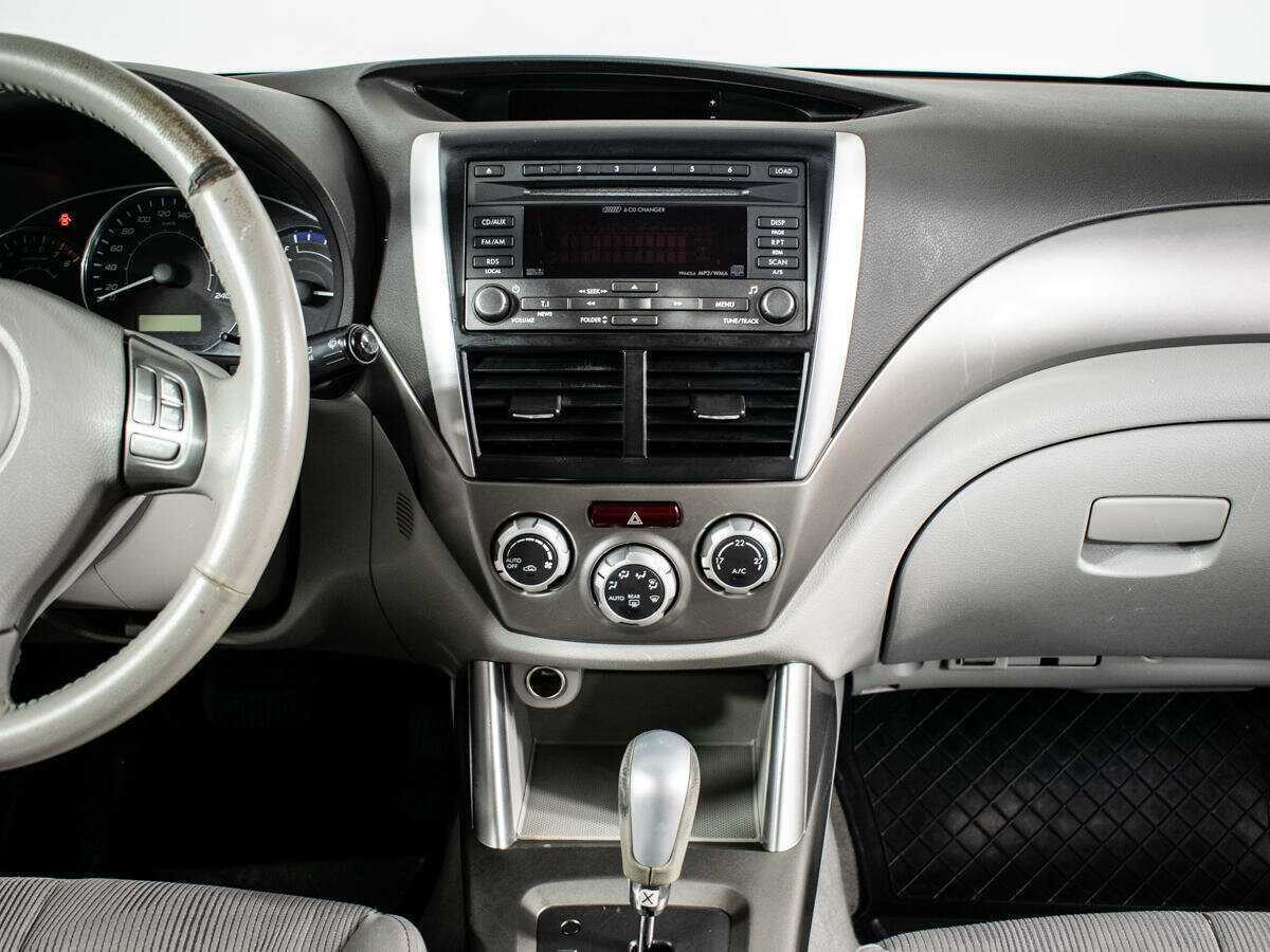 Subaru Forester с пробегом — 2010 год. Фото: #10