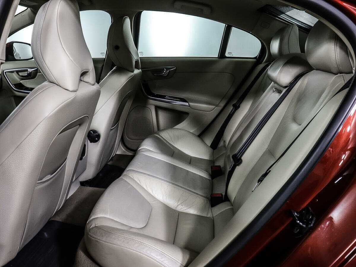 Volvo S60 с пробегом — 2011 год. Фото: #8