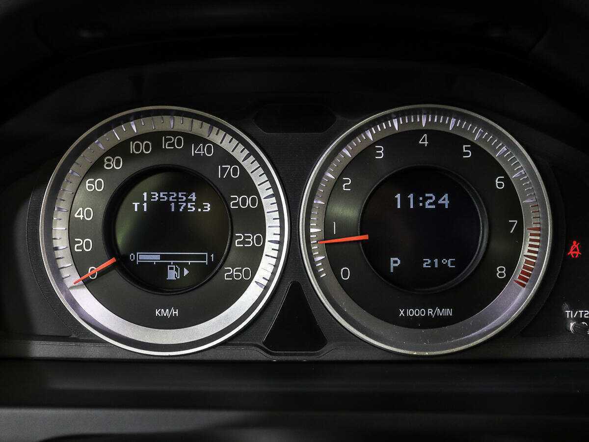 Volvo S60 с пробегом — 2011 год. Фото: #9