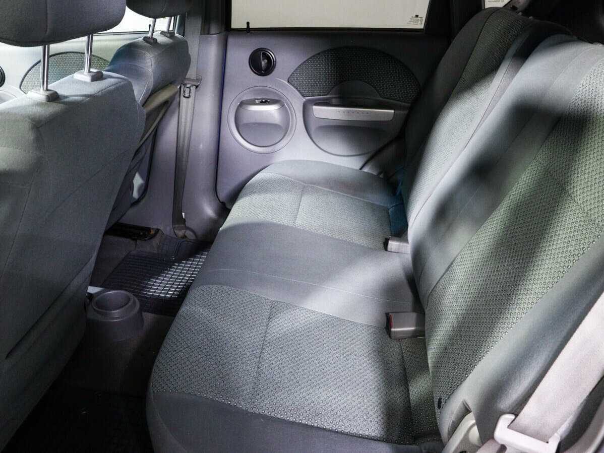 Chevrolet Aveo с пробегом — 2005 год. Фото: #9