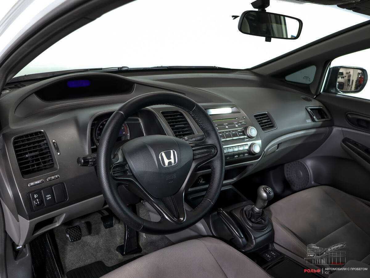 Honda Civic с пробегом — 2008 год. Фото: #12