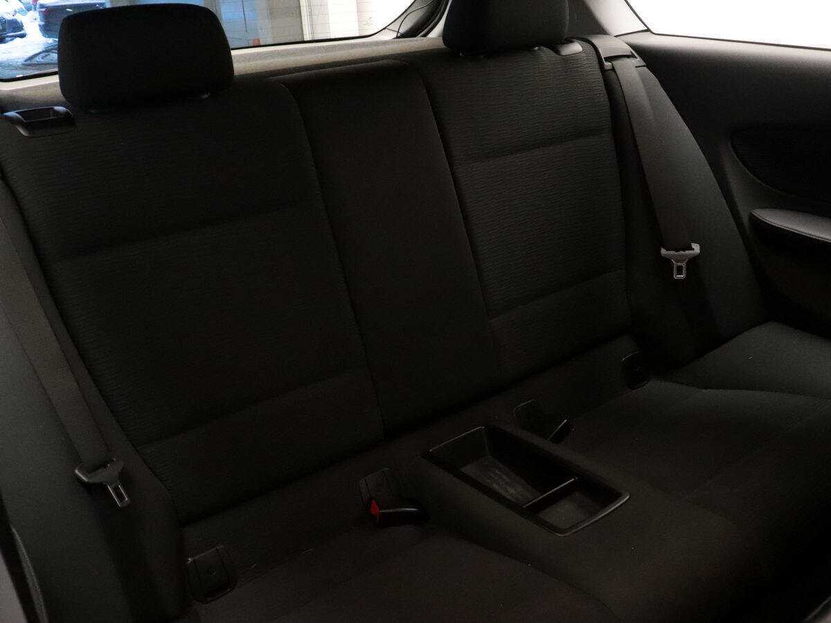 BMW 1 серии с пробегом — 2011 год. Фото: #7