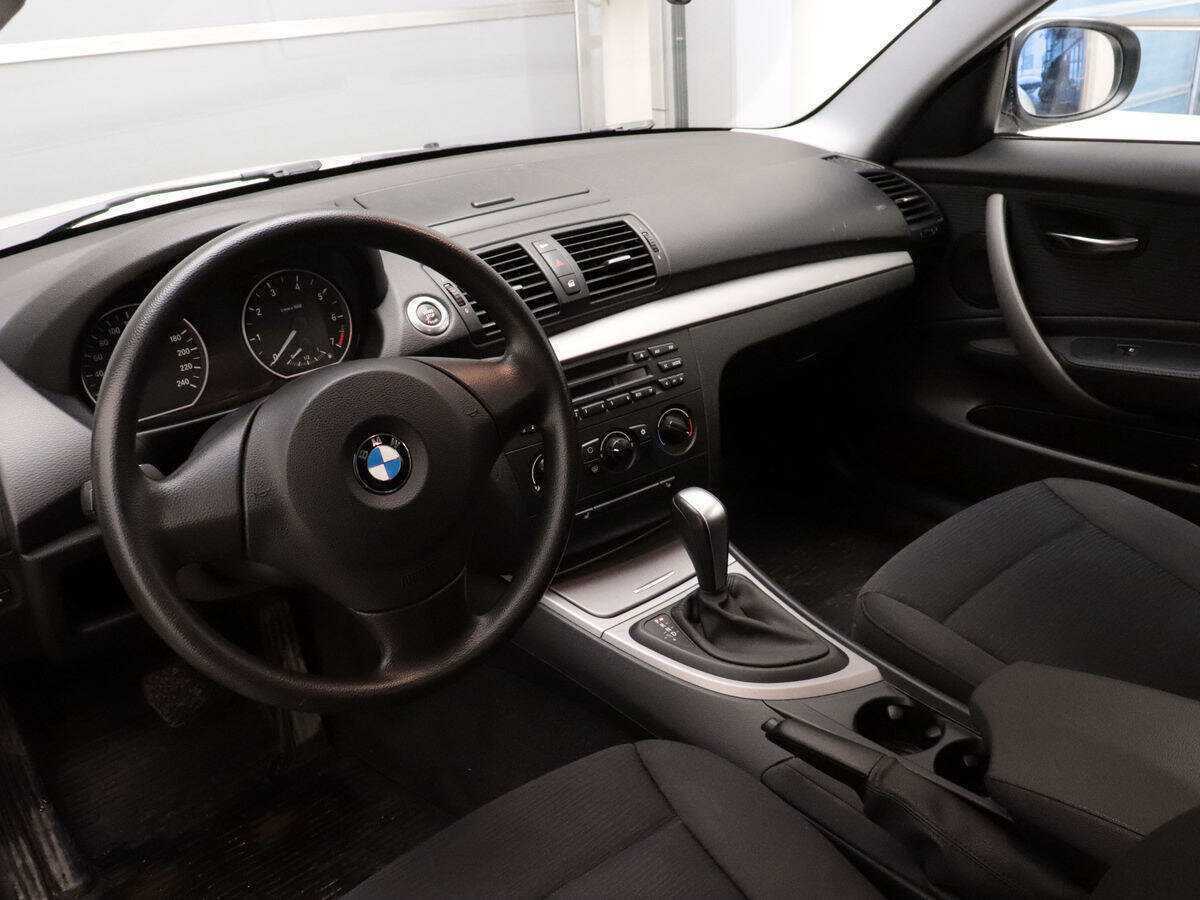 BMW 1 серии с пробегом — 2011 год. Фото: #8