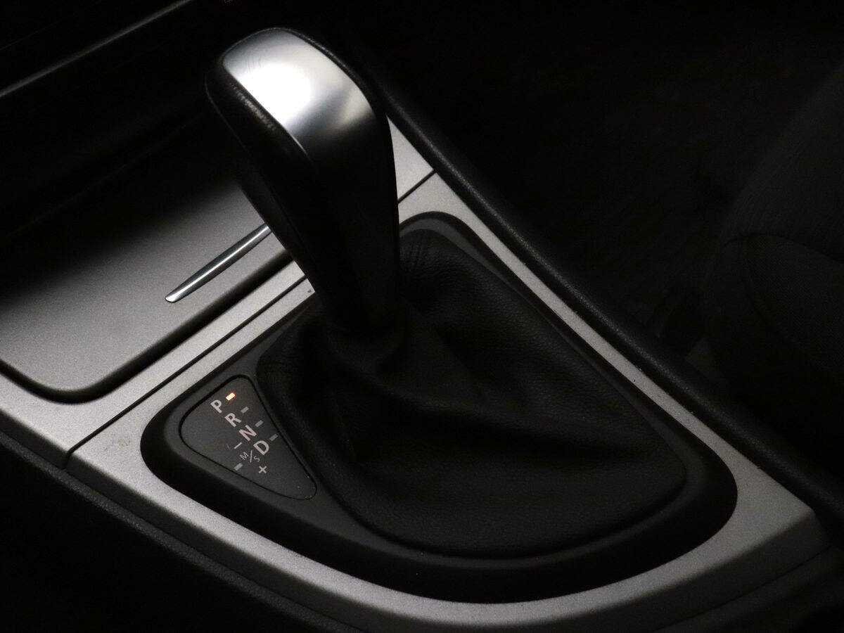 BMW 1 серии с пробегом — 2011 год. Фото: #10