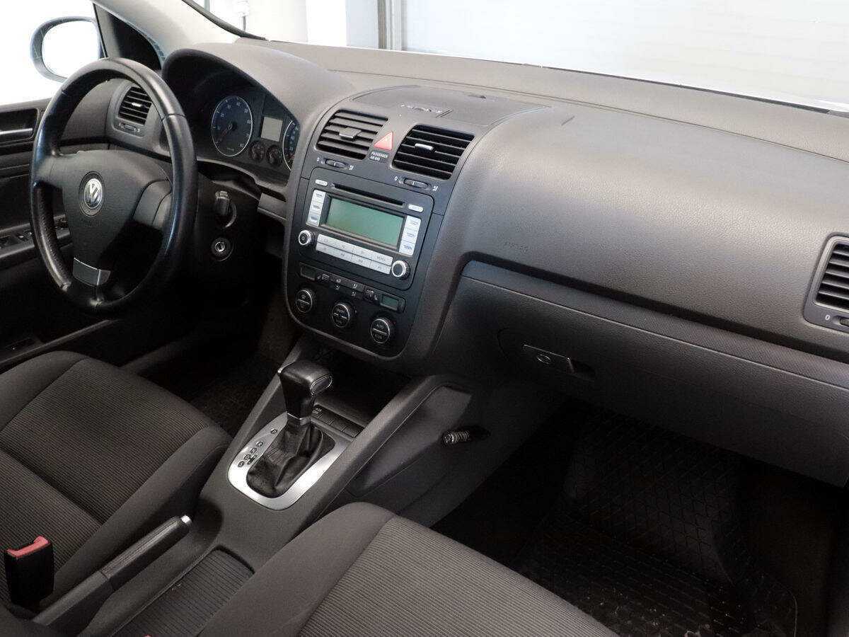 Volkswagen Golf с пробегом — 2007 год. Фото: #6