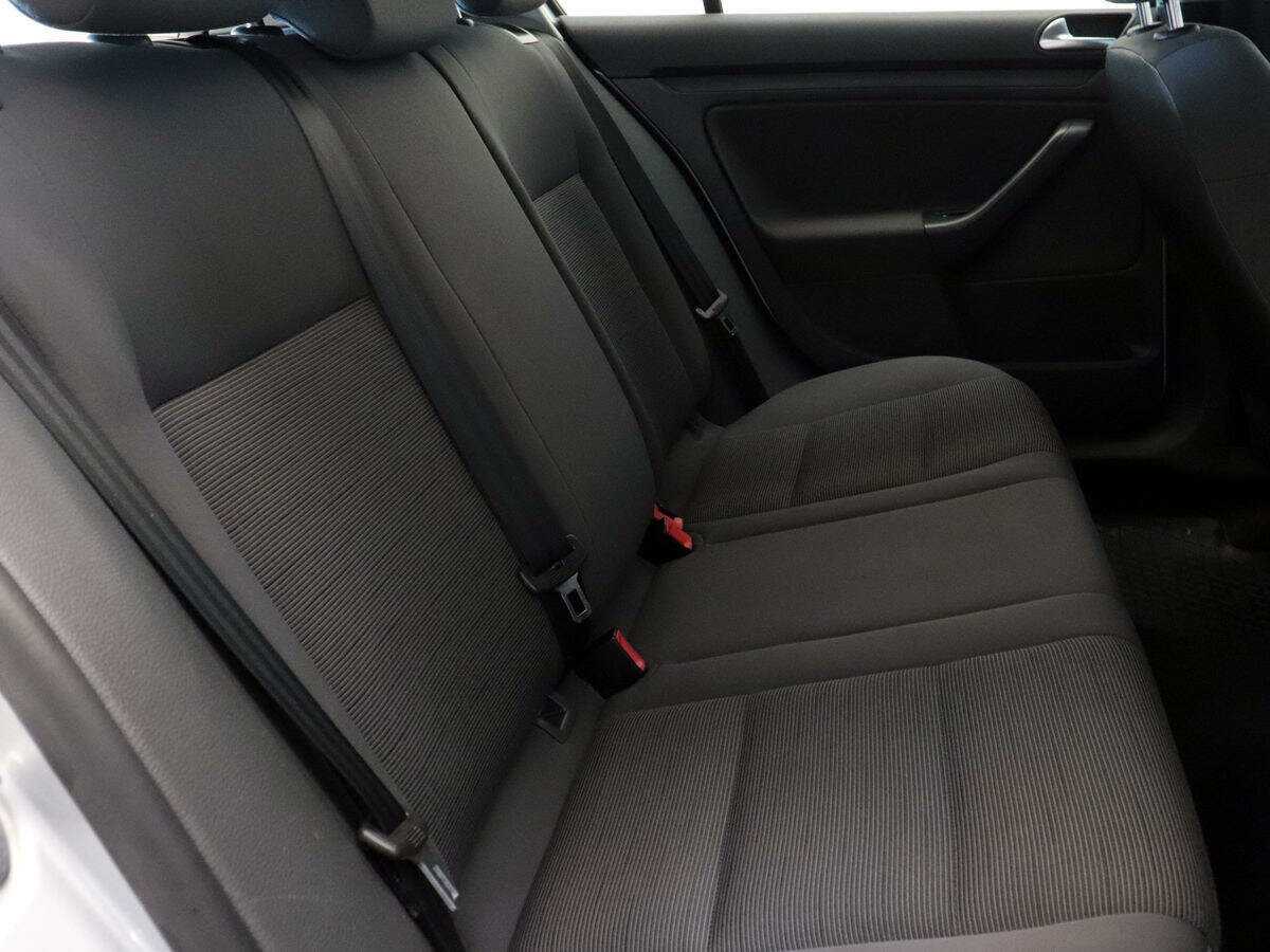 Volkswagen Golf с пробегом — 2007 год. Фото: #7