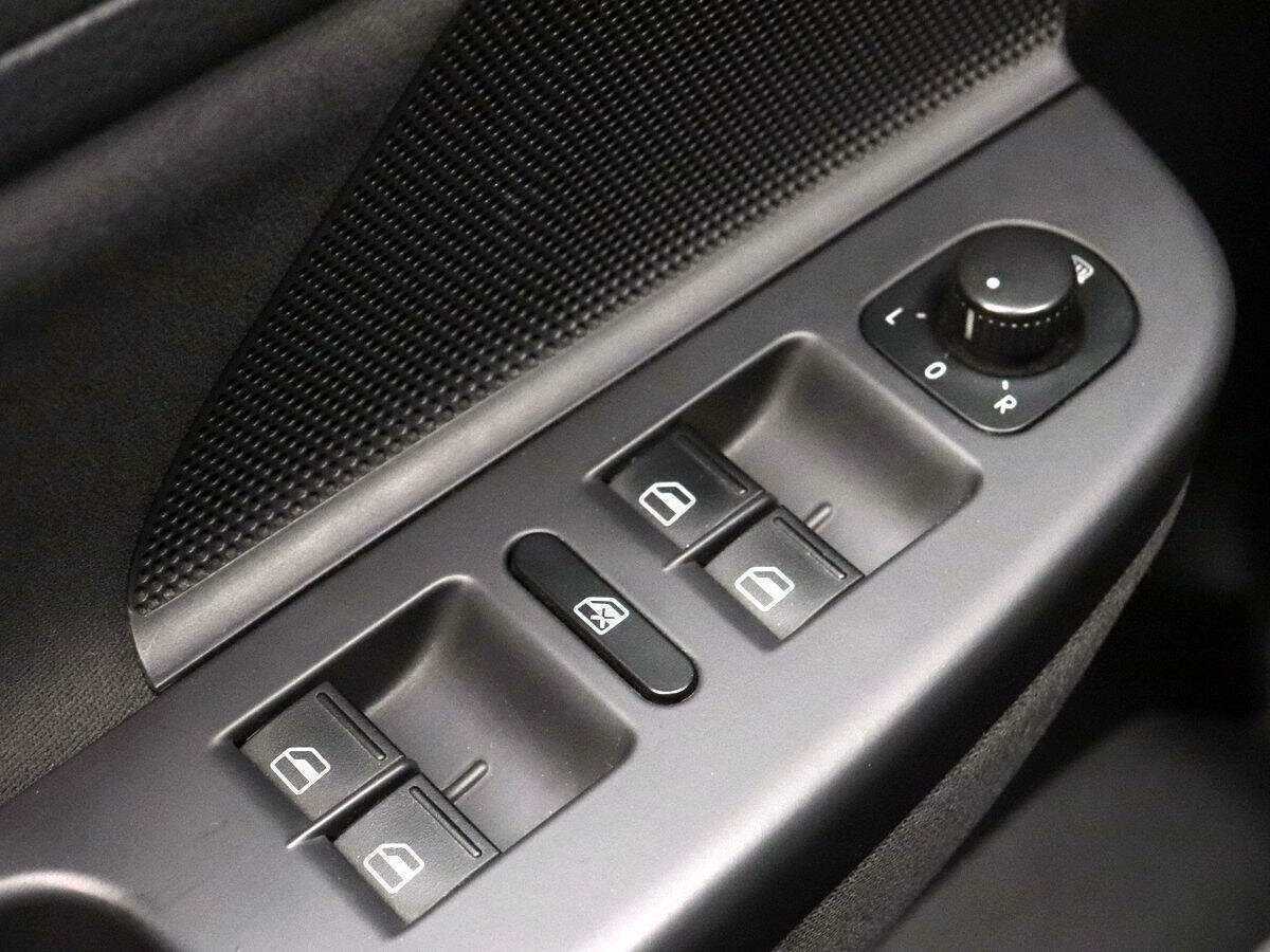 Volkswagen Golf с пробегом — 2007 год. Фото: #10