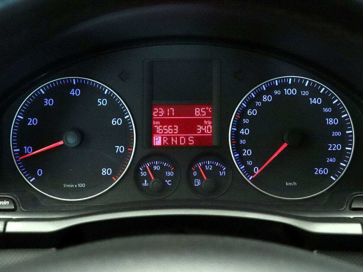 Volkswagen Golf с пробегом — 2007 год. Фото: #14