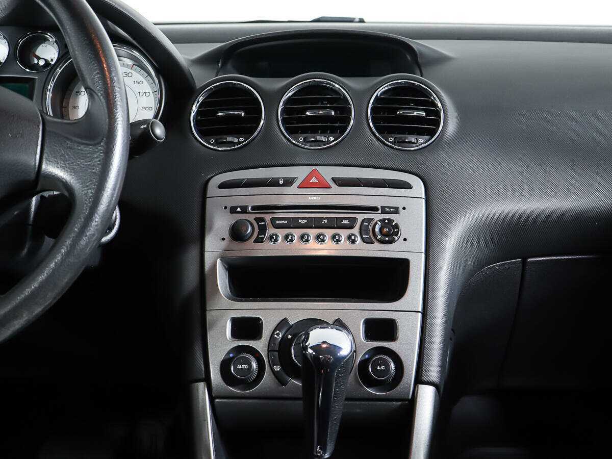 Peugeot 308 с пробегом — 2009 год. Фото: #11