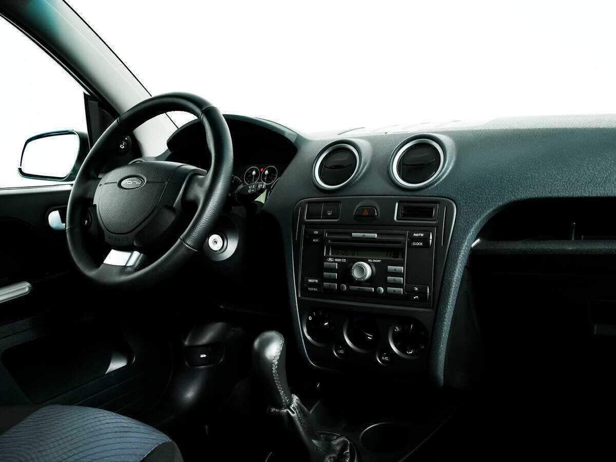 Ford Fusion с пробегом — 2007 год. Фото: #7