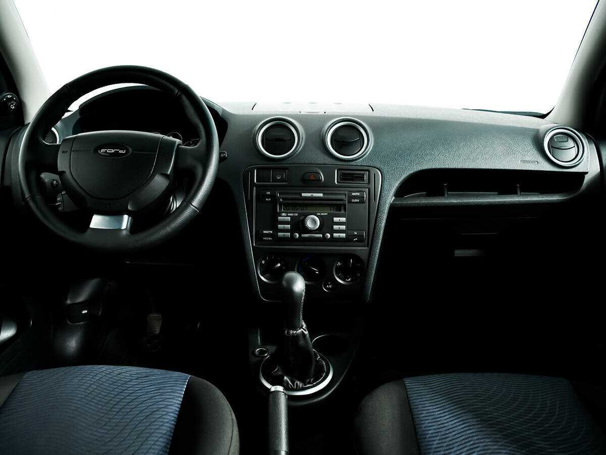 Ford Fusion с пробегом — 2007 год. Фото: #9