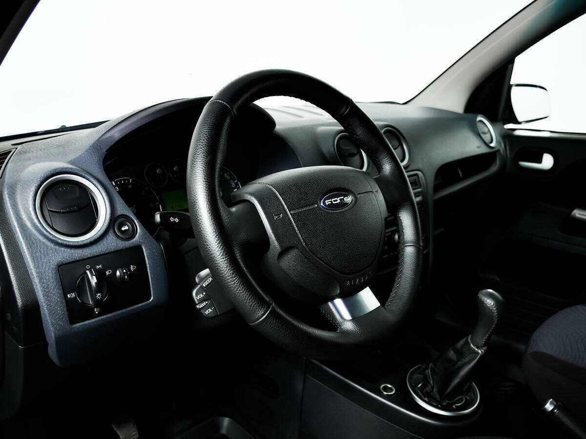 Ford Fusion с пробегом — 2007 год. Фото: #11