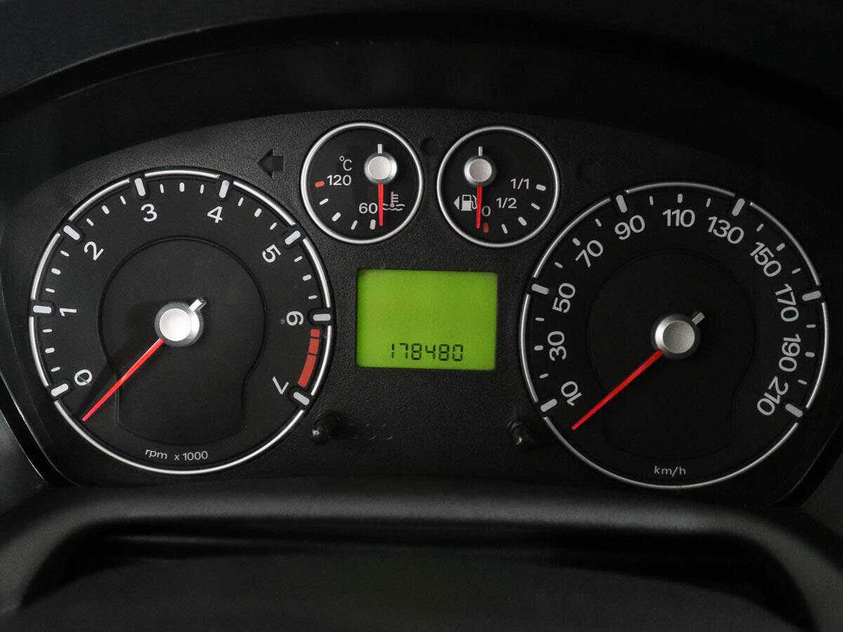 Ford Fusion с пробегом — 2007 год. Фото: #9