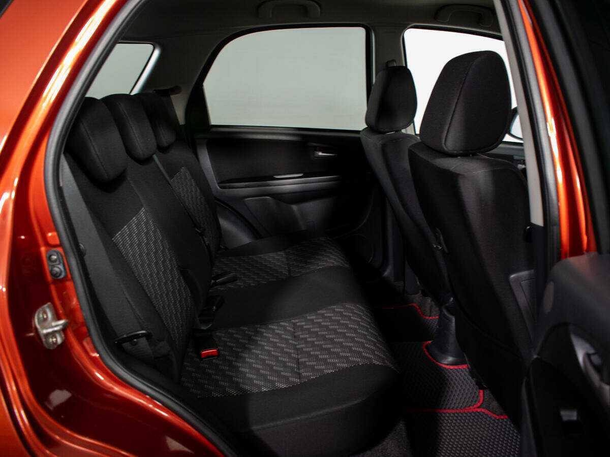 Suzuki SX4 с пробегом — 2009 год. Фото: #7