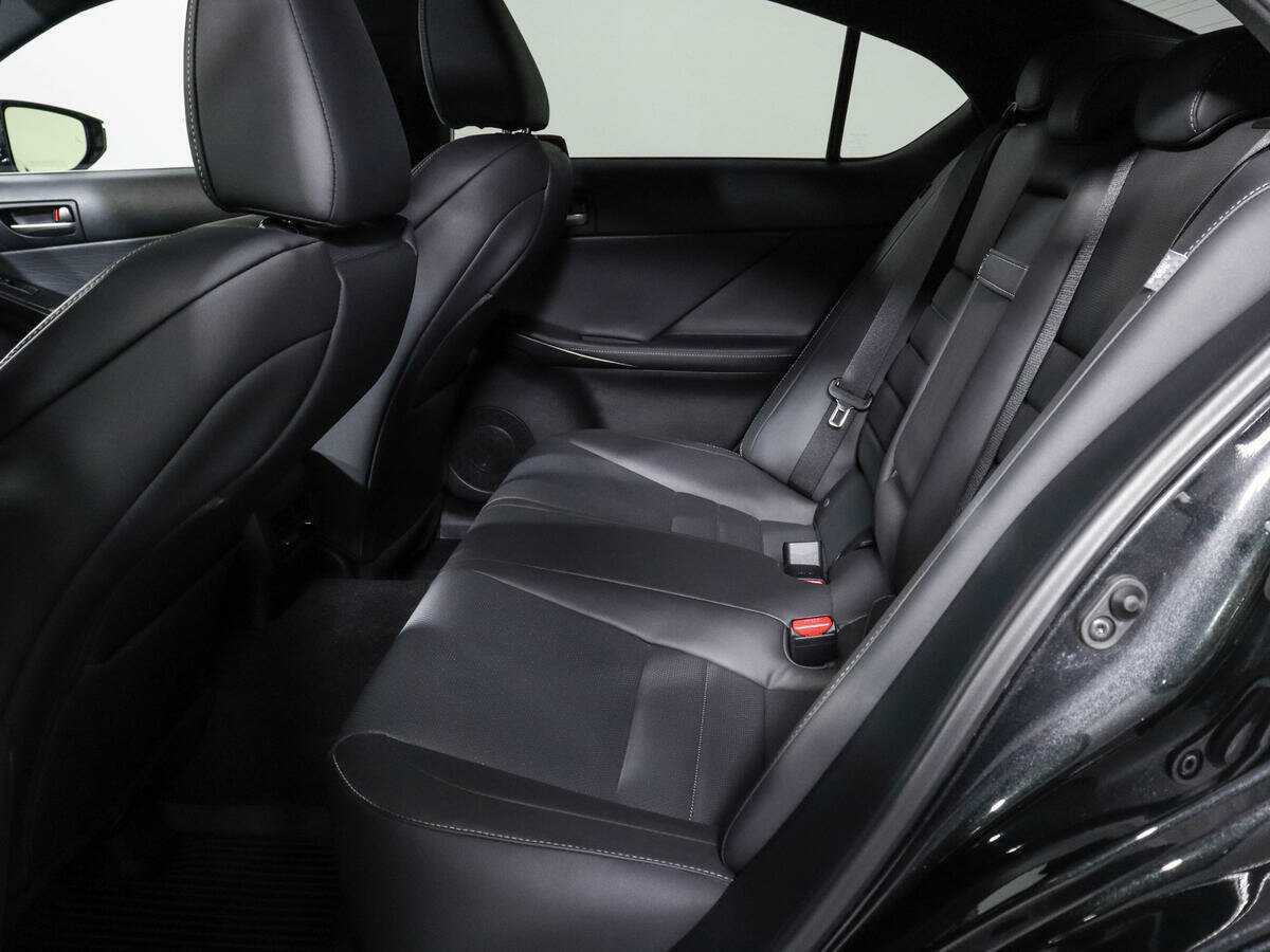 Lexus IS с пробегом — 2021 год. Фото: #9