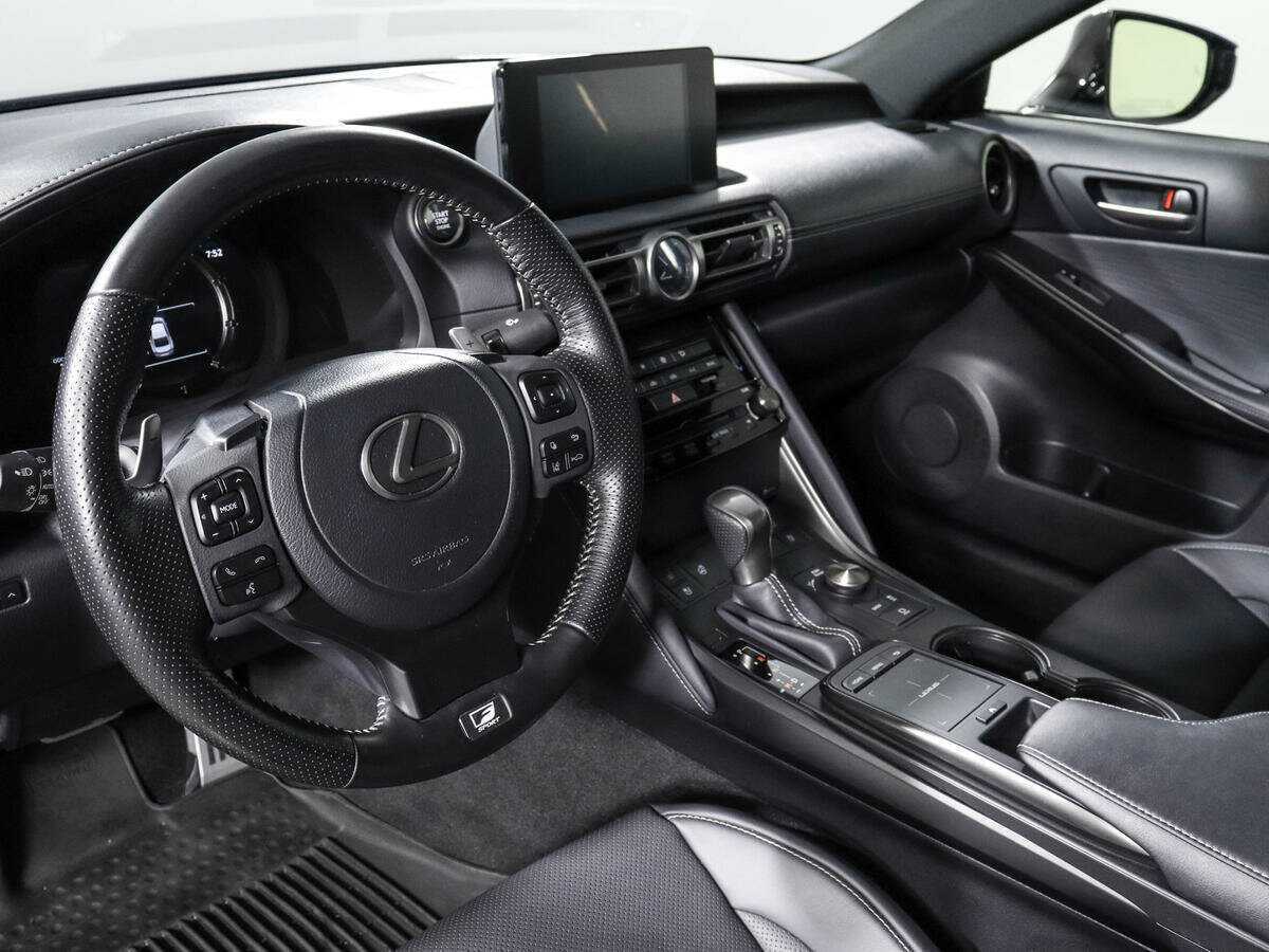 Lexus IS с пробегом — 2021 год. Фото: #13