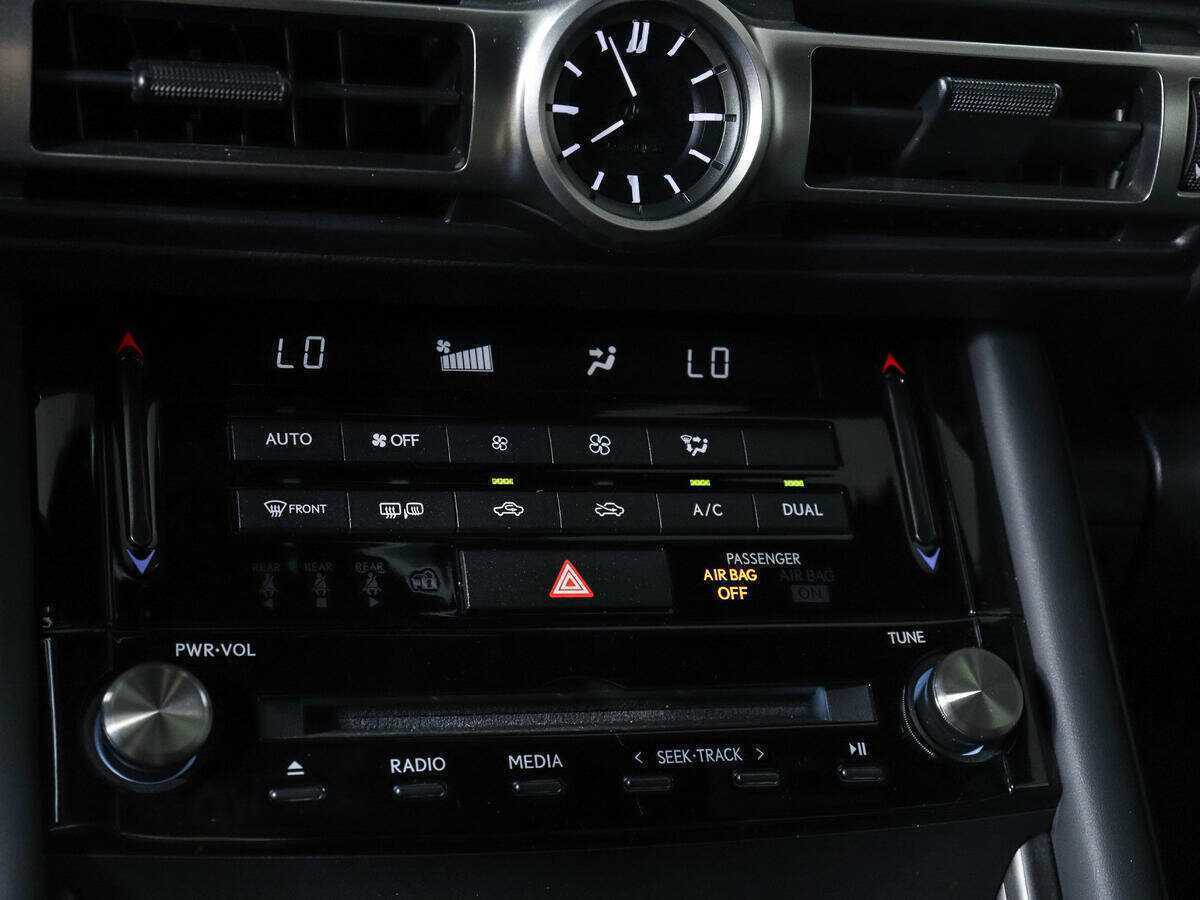 Lexus IS с пробегом — 2021 год. Фото: #20