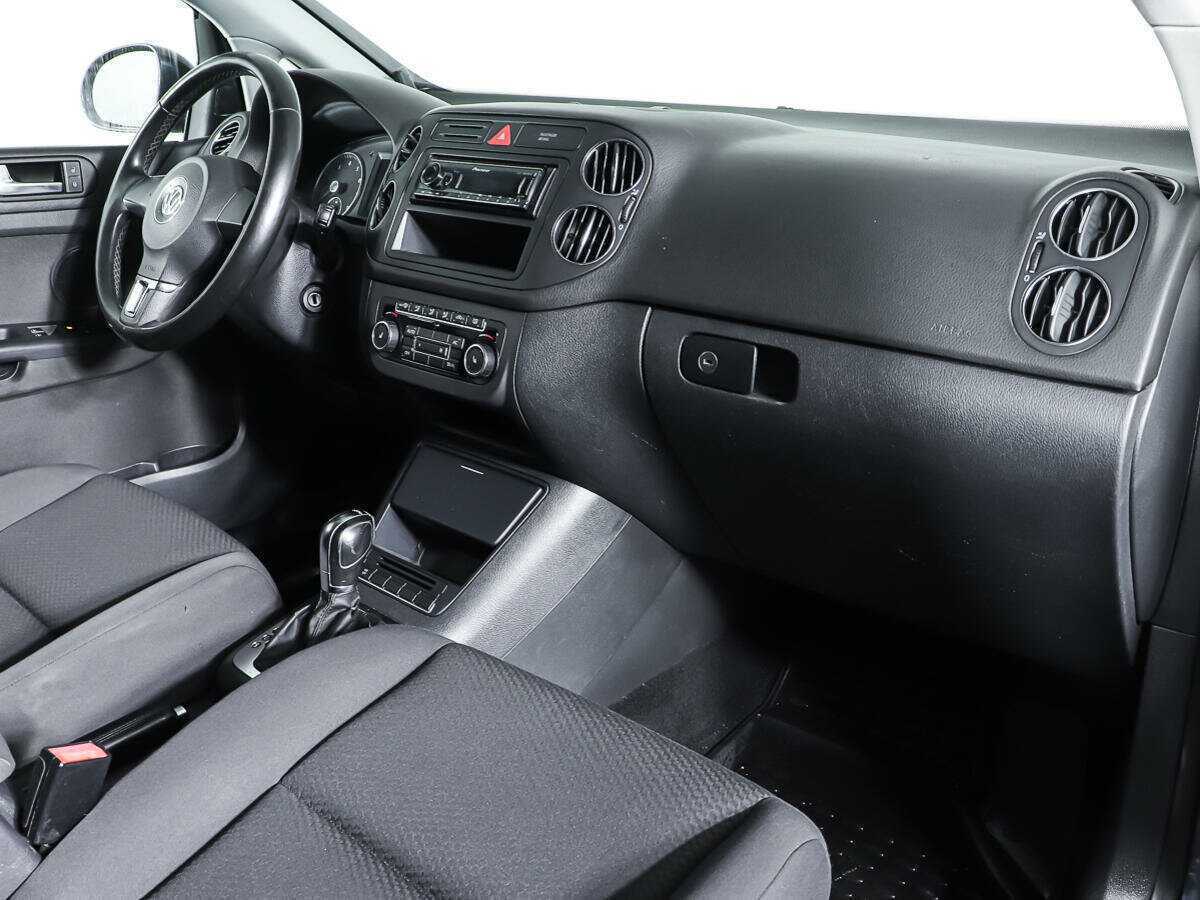 Volkswagen Golf Plus с пробегом — 2011 год. Фото: #7