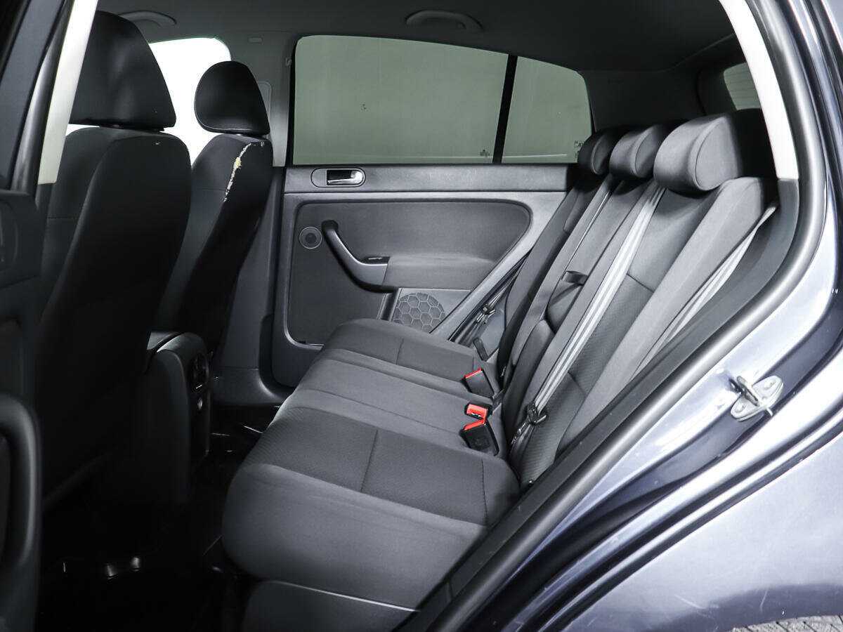 Volkswagen Golf Plus с пробегом — 2011 год. Фото: #8