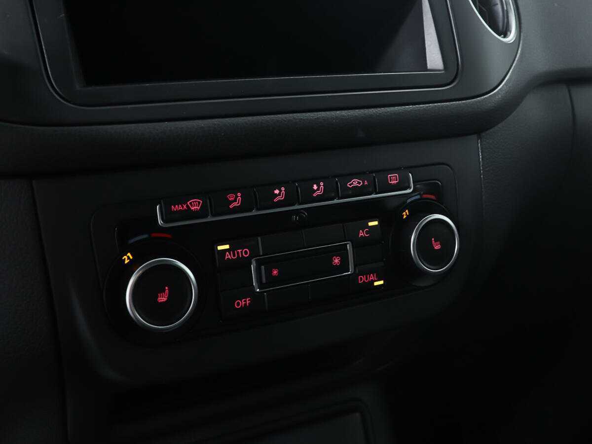 Volkswagen Golf Plus с пробегом — 2011 год. Фото: #11