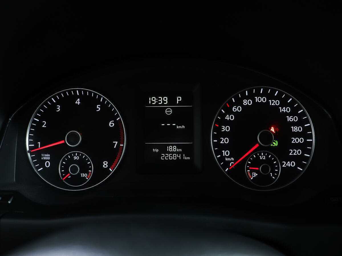 Volkswagen Golf Plus с пробегом — 2011 год. Фото: #12