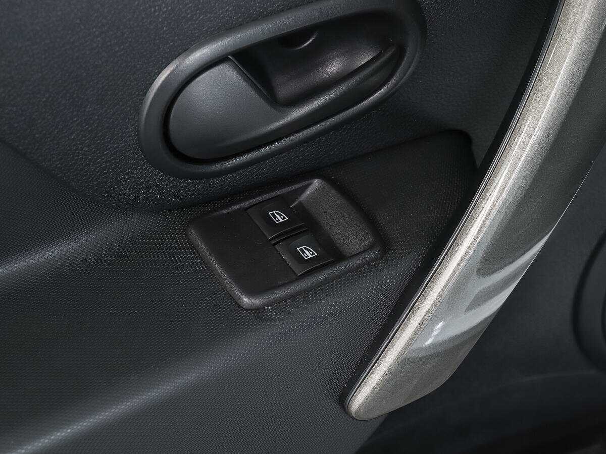 Renault Logan с пробегом — 2020 год. Фото: #13