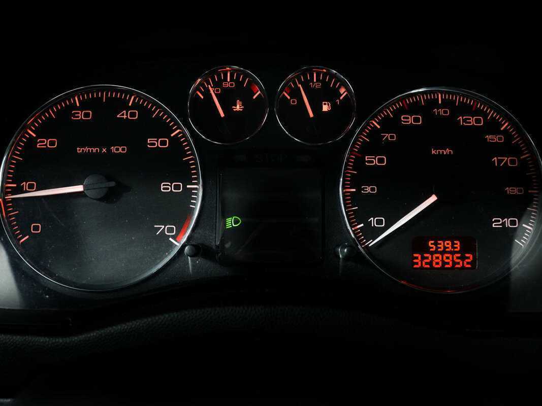 Peugeot 307 с пробегом — 2006 год. Фото: #9